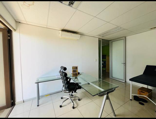 146M² OFFICE FOR SALE IN FOURWAYS GARDENS